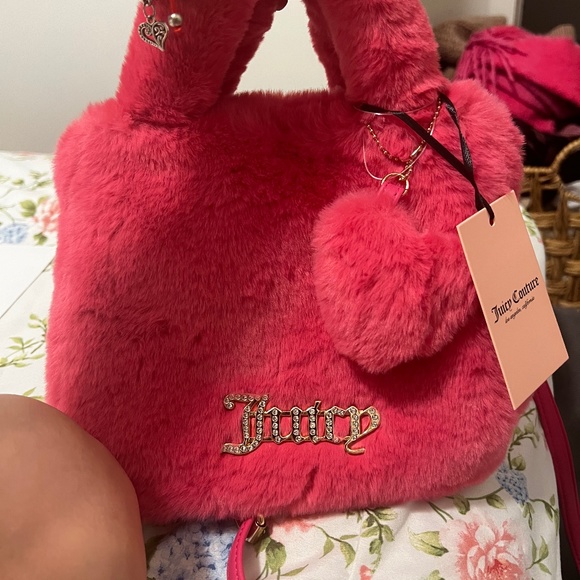 Meet your Posher, Jessica - Picture 4 of 14